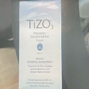 Tizo3/ primer sunscreen 40 tinted